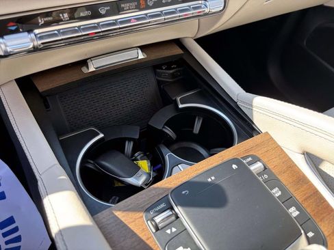 Used 2023 Mercedes-Benz GLE 350 4MATIC image 25