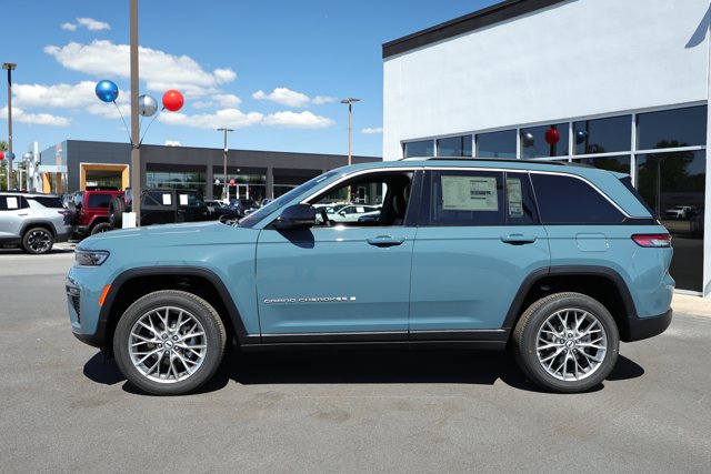 New 2027 Jeep Grand Cherokee Limited RWD image 9