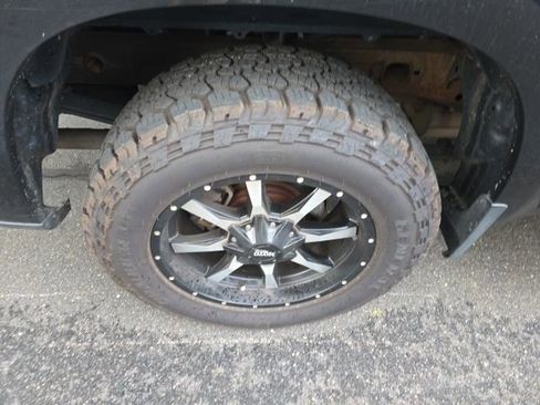 Used 2019 Chevrolet Silverado 1500 Custom w/ Custom Value Package AWD/4WD image 5