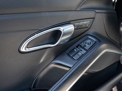 Used 2019 Porsche 911 Carrera image 21