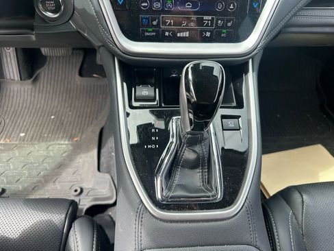 Used 2025 Subaru Outback Touring image 31