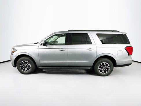 Used 2024 Ford Expedition Max XLT image 4