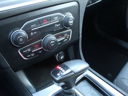 Used 2022 Dodge Charger SXT image 25