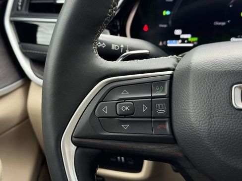 Used 2023 Jeep Grand Cherokee 4WD 4xe w/ Luxury Tech Group II image 24