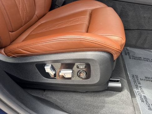 Used 2022 BMW X7 xDrive40i w/ M Sport Package image 36