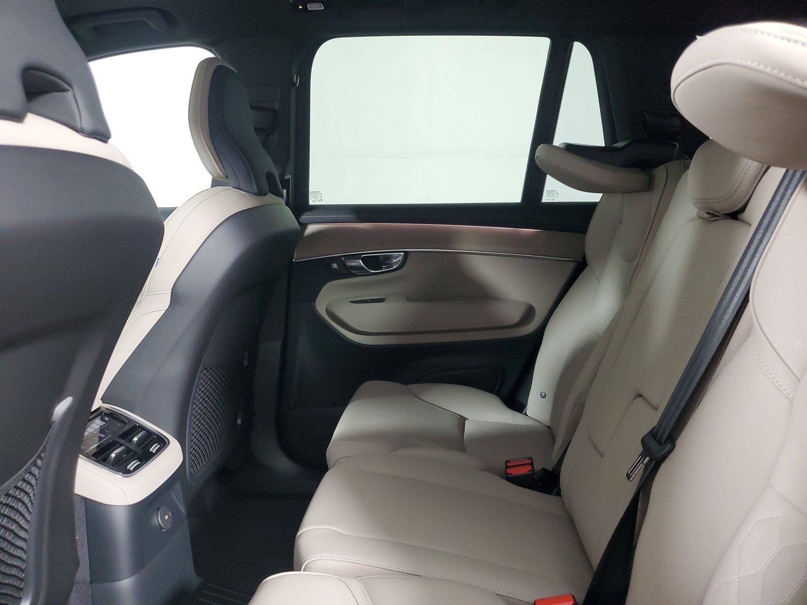New 2026 Volvo XC90 T8 Core AWD/4WD image 12