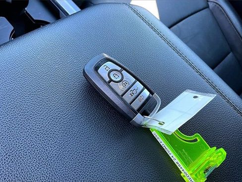 Used 2024 Ford F250 Lariat w/ Chrome Package image 30