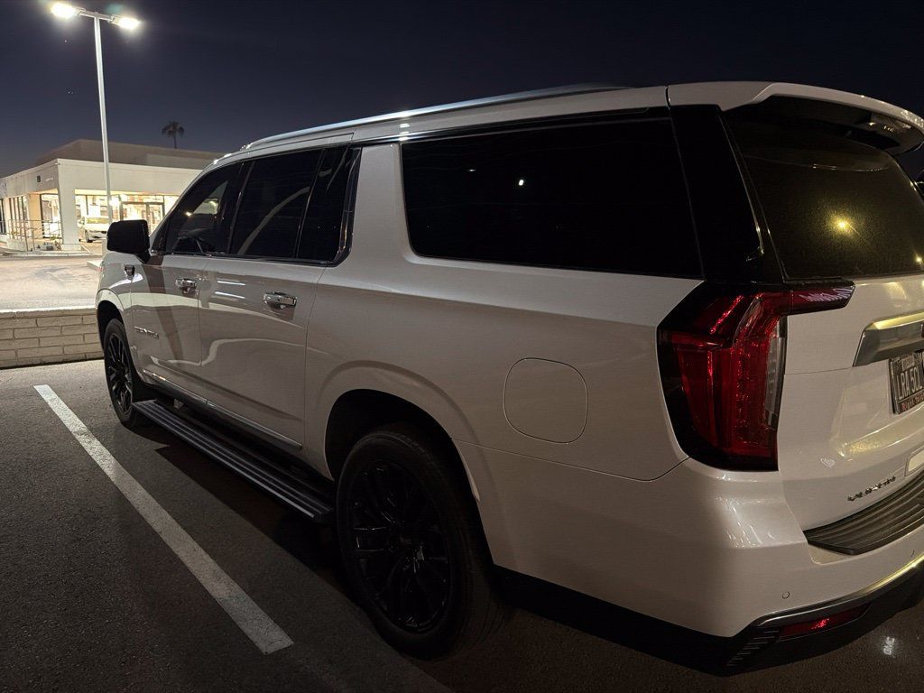 Used 2022 GMC Yukon XL Denali RWD image 7
