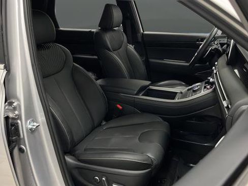 Used 2025 Hyundai Palisade Calligraphy image 25