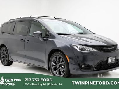 Used 2020 Chrysler Pacifica Touring-L w/ Advanced Safetytec Group