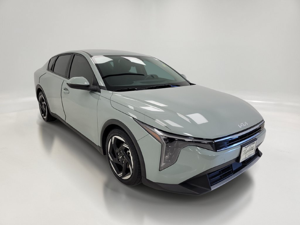 Used 2025 Kia K4 EX FWD image 3