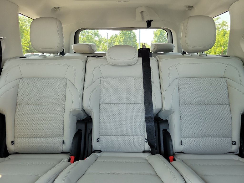 New 2026 Lincoln Navigator Premiere AWD/4WD image 17