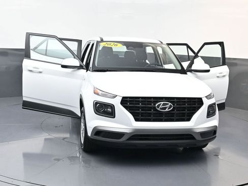 Certified 2026 Hyundai Venue SE FWD image 30