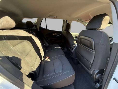 Used 2024 GMC Terrain SLE image 16
