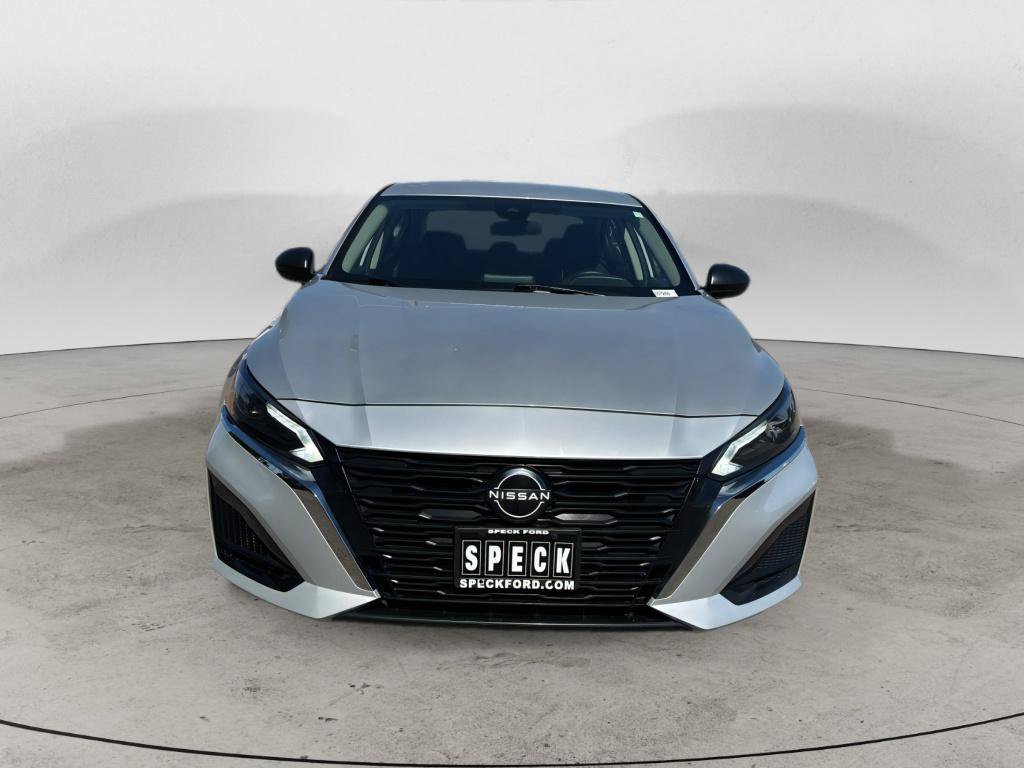 Used 2024 Nissan Altima 2.5 SV FWD image 8