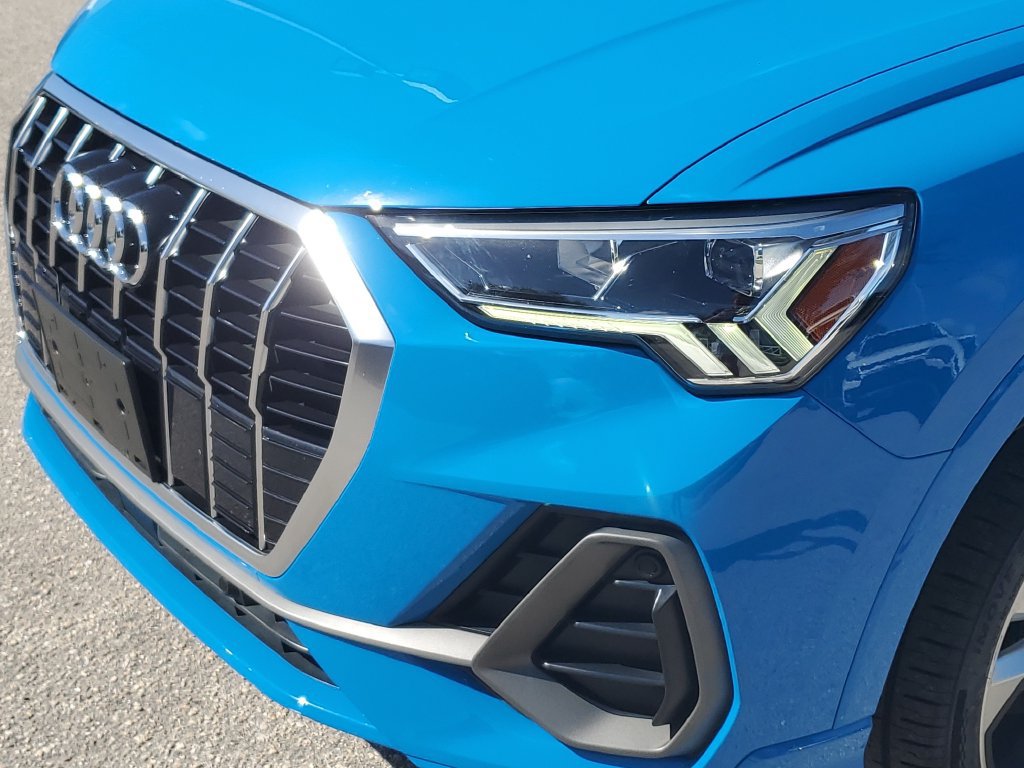 Used 2020 Audi Q3 2.0T Premium Plus w/ Premium Plus Package AWD/4WD image 12