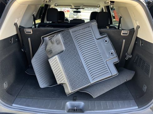 Certified 2025 Nissan Pathfinder S image 28