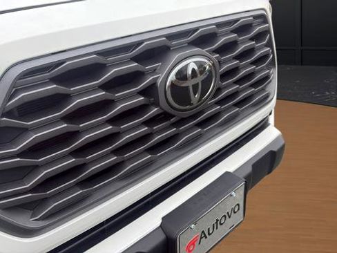 Used 2019 Toyota Tacoma TRD Off-Road image 28