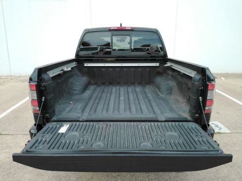 Used 2022 Nissan Frontier SV RWD image 7
