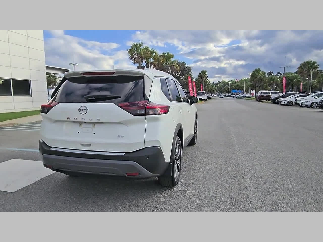 Used 2023 Nissan Rogue SV w/ SV Premium B Package FWD image 32