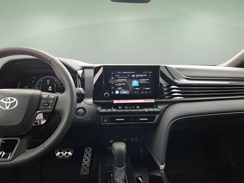 Used 2026 Toyota Camry SE w/ Convenience Package FWD image 11