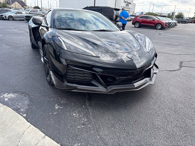 Used 2023 Chevrolet Corvette Z06 w/ Z07 Performance Package RWD image 9