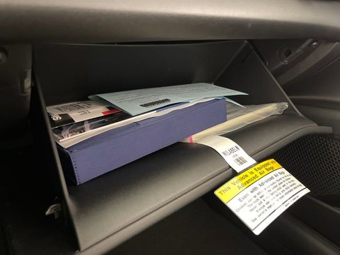 New 2025 Hyundai Elantra Limited image 27