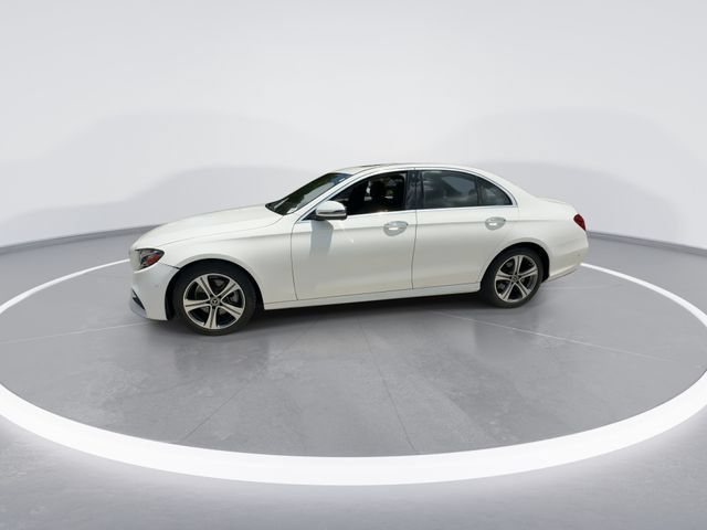 Used 2018 Mercedes-Benz E 300 4MATIC image 4