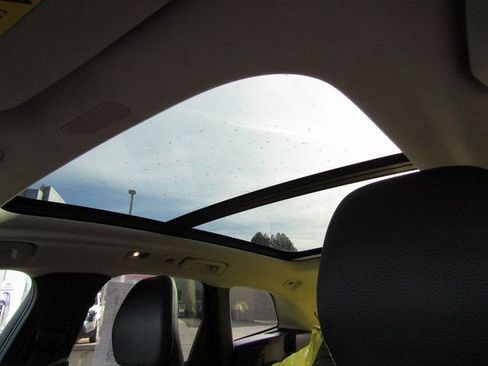 Used 2019 Volvo XC60 T5 Momentum w/ Premium Package image 22