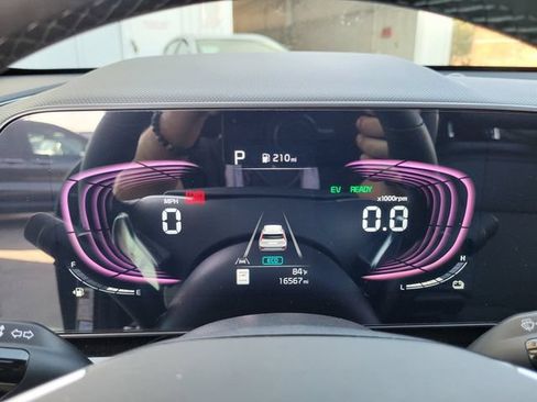 Certified 2025 Kia Niro EX Touring FWD image 25