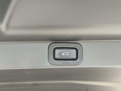 Used 2022 Land Rover Range Rover Long Wheelbase SE image 26