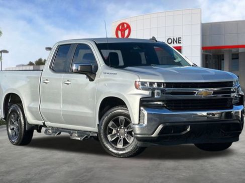Used 2021 Chevrolet Silverado 1500 LT image 2