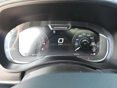 Used 2025 RAM 2500 Laramie AWD/4WD image 12