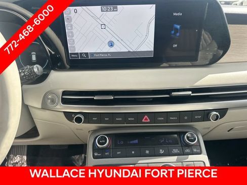 Used 2024 Hyundai Palisade Limited AWD/4WD image 25