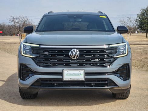 Used 2025 Volkswagen Atlas Cross Sport SEL R-Line AWD/4WD image 6