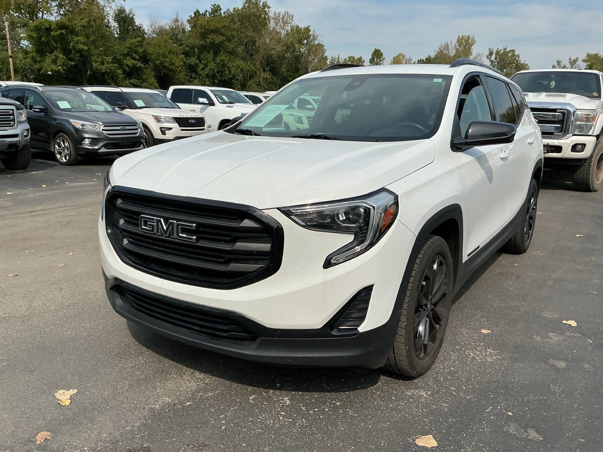 Used 2020 GMC Terrain SLE w/ Driver Convenience Package AWD/4WD image 2