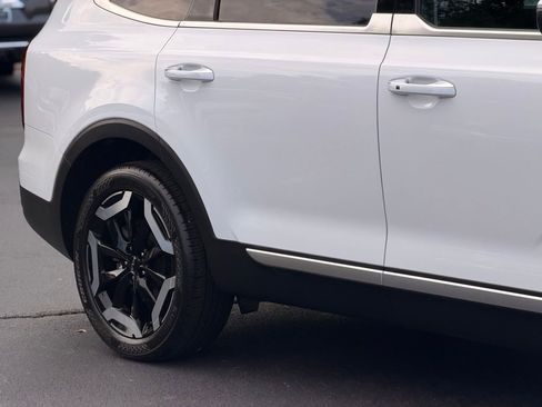 Used 2023 Kia Telluride S FWD image 8