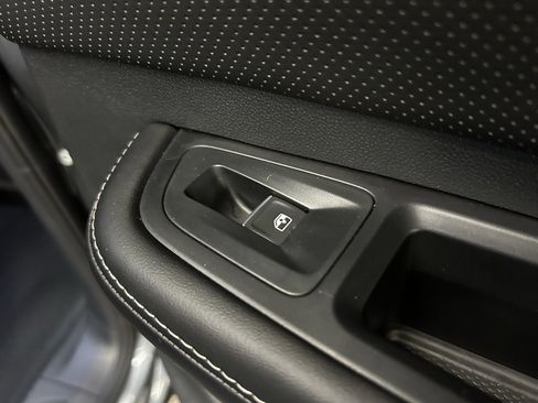 Used 2024 Volkswagen Atlas Cross Sport SE image 20