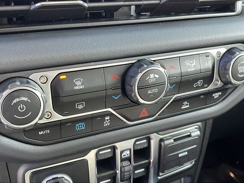 Certified 2025 Jeep Wrangler Unlimited Rubicon 4xe image 21