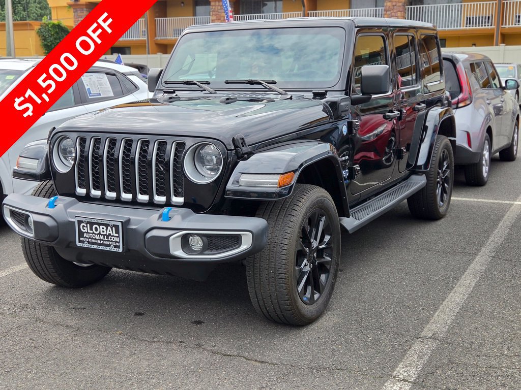 Used 2023 Jeep Wrangler Unlimited Sahara w/ Cold Weather Group AWD/4WD image 1