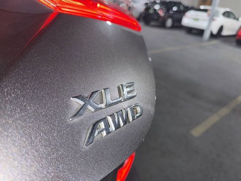 Used 2021 Toyota Camry XLE image 8