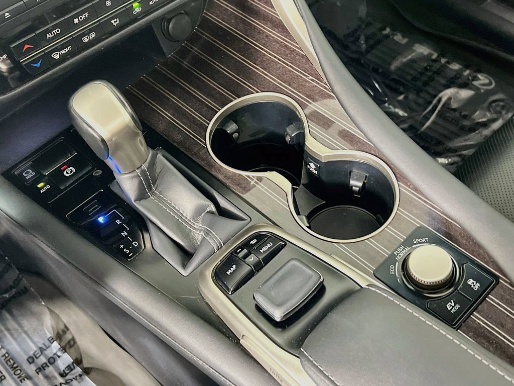Used 2019 Lexus RX 450h AWD image 16