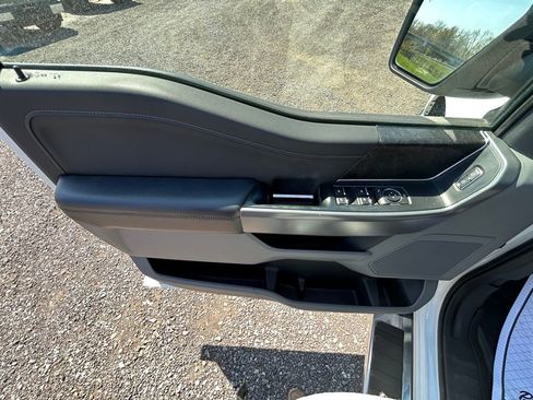 Used 2022 Ford F150 XLT w/ Equipment Group 302A High image 10