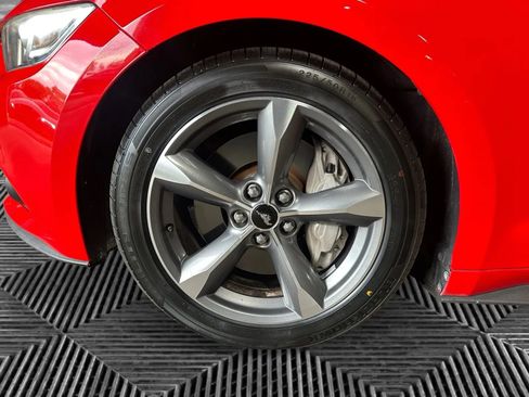 Used 2017 Ford Mustang GT RWD image 8
