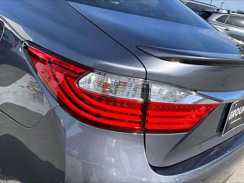 Used 2014 Lexus ES 300h Hybrid image 25