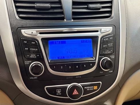 Used 2013 Hyundai Accent GLS FWD image 13