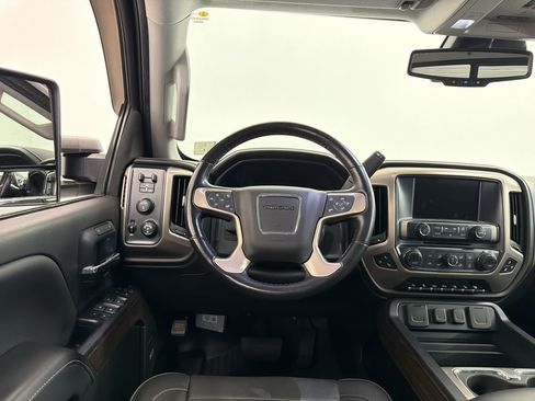 Used 2019 GMC Sierra 2500 Denali w/ Duramax Plus Package AWD/4WD image 27