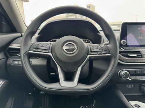 Used 2024 Nissan Altima 2.5 SV image 20