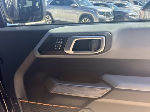 Used 2023 Ford Bronco Badlands image 14