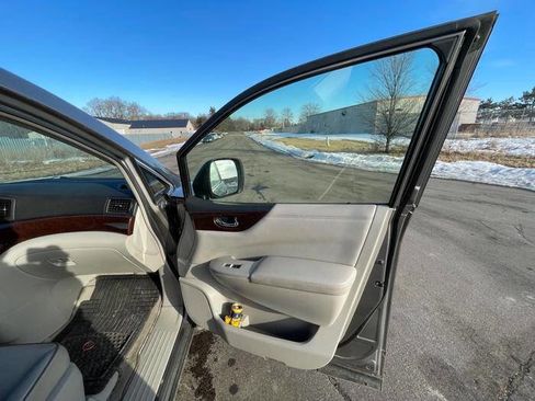 Used 2013 Nissan Quest SL image 29